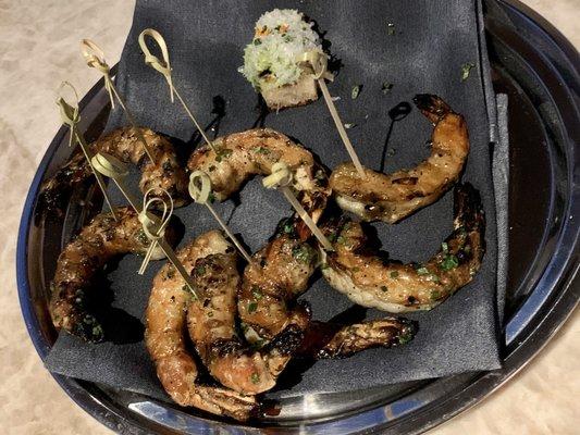 Tray Passed Appetizer: Captain Shrimp; IG: @katzlundell