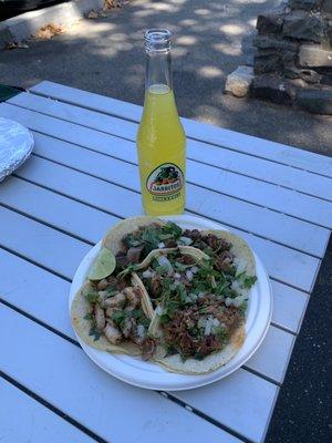 5 tacos with a pineapple drink