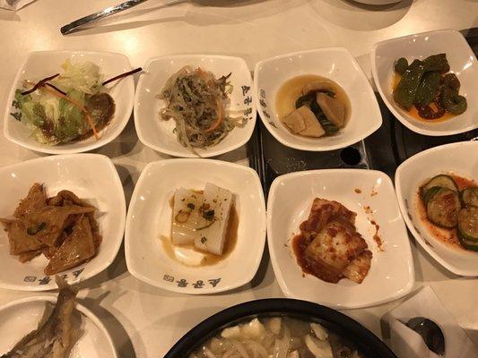 8 different banchan