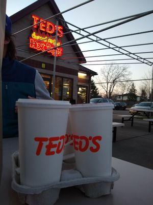 Chilly night on the patio at Ted's with the fam'!