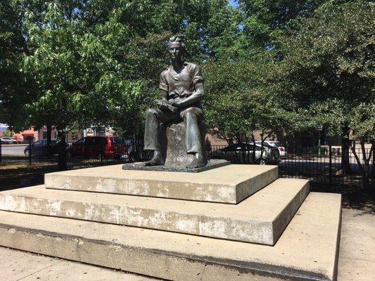 Lincoln statue @ Senn Park.