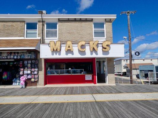 Mack's Pizza!