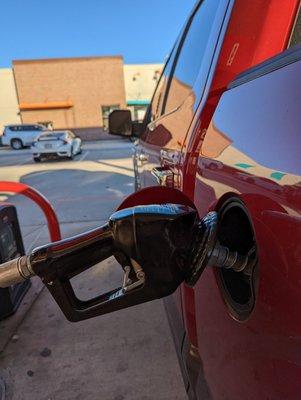 You know when it feels good filing up your tank in Texas? Whn the temperature has fallen to 70 and gas to $2,99