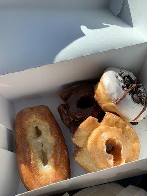 Buttermilk bar, old fashioned, chocolate frosted old fashioned, and Oreo donuts!