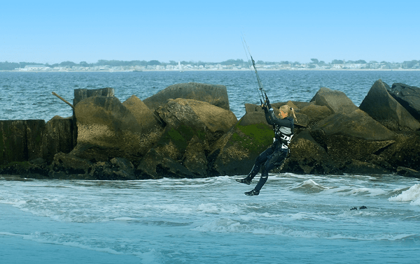 Nina showing the power of the kite/wind