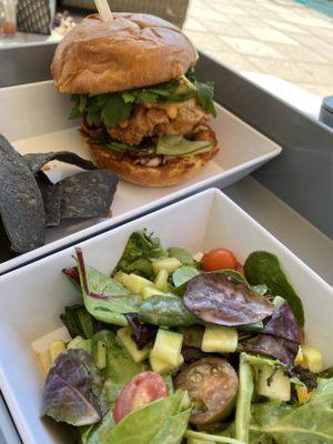 Crispy chicken and mixed greens