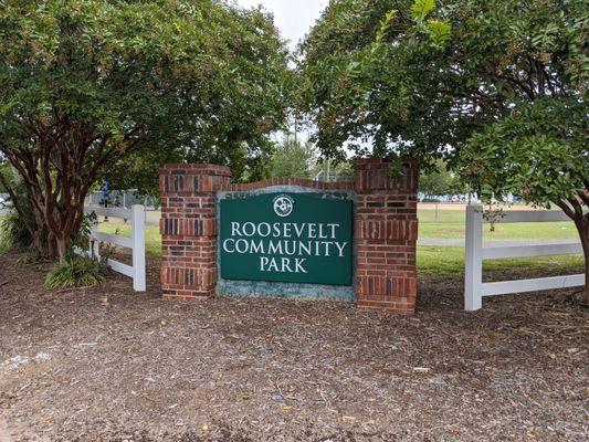 Entrance to Roosevelt Park