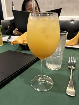 Peach sangria