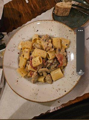 Mushroom rigatoni