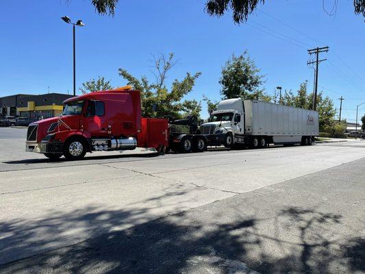 Semi truck towing