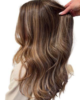 Natural looking highlights on dark brown hair