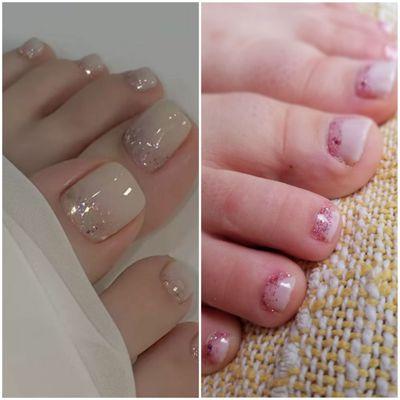 What I asked for on the left, what I received on the right. The gel polish was all over my skin and the "design" was uneven and misshapen.