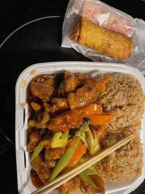 General Tso's Chicken Combination ( includes egg roll and plain fried rice)