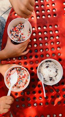 Cold Press Vanilla w/ sprinkles, Strawberry w/ sprinkles & Oreo