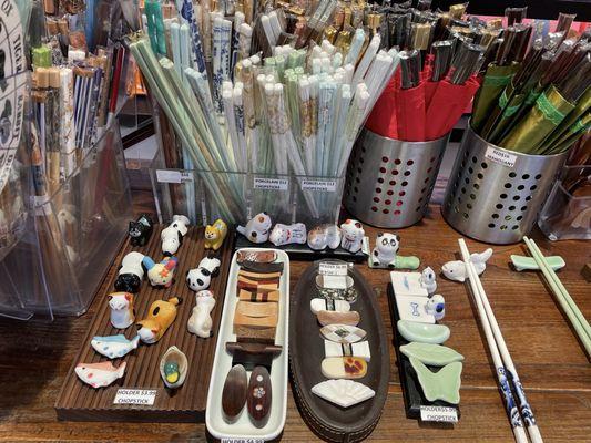 Chopstick holders & Chopsticks of different materials (very intrigued by the porcelain ones)