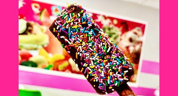 Esquimales are popsicles dipped in chocolate with your chop ice of sprinkles, nuts or coconut