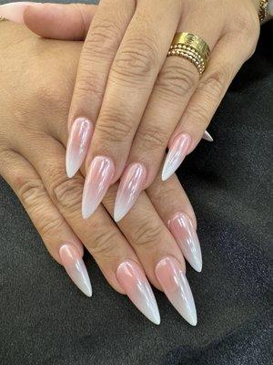 I nail lounge