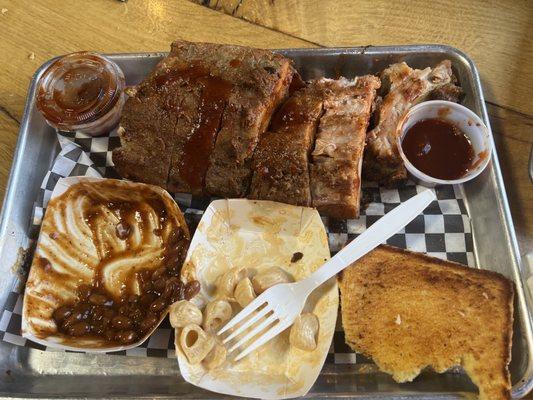 1/2 Rack Ribs Plate with Mac and Cheese and BBQ Baked Beans