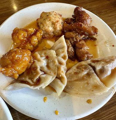 Dumplings, General's Chicken, Stuffed Shrimp, & Bourbon Chicken. The food was good.