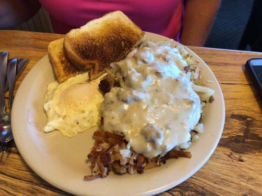 Egg with hash browns and gravy was yummy.