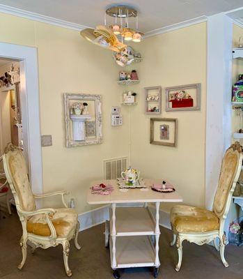 Loved this table in a corner & chandelier: a storybook  in itself!