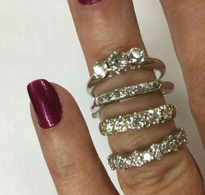 Estate Jewelry Sellers 
       Diamond rings
We sell diamond wholesale 
To the public!