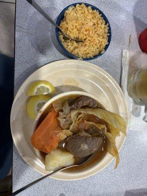 Caldo de res