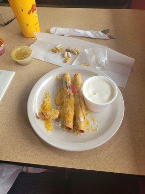 3 taquitos plate Yummy