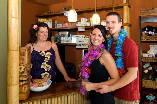 Couple arriving for a couples' experience