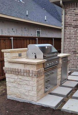 Outdoor Kitchen