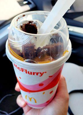 Woohoo, redeemed my free Caramel Brownie McFlurry! Sooo delicious for today's hot weather! Free only for today - 05.04.21.