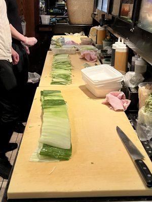 Prepping cucumber! Amazing knife skills