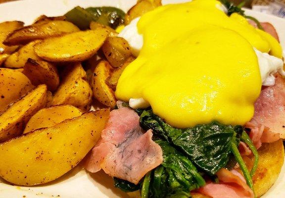 egg benedicts florentine