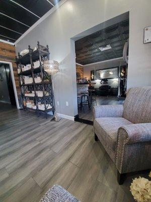 Nicely remodeled,bigger salon