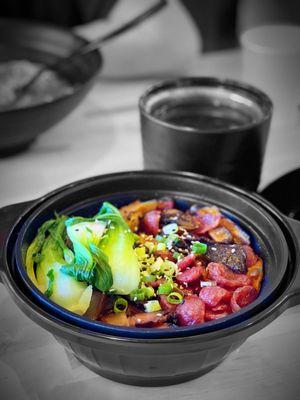 Lap Mei Claypot rice| @whaevaeats