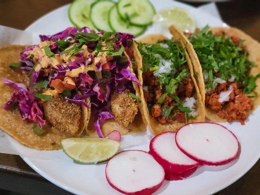 Tacos de Pescado y Tacos de Chorizo