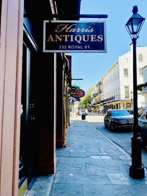 Moi fave place for Vintage Copper pots.