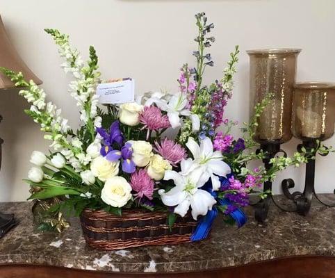 Flowers for a friend's funeral in Schaumberg. Lovely variety of blooms. The woman I spoke with on the phone was very helpful!