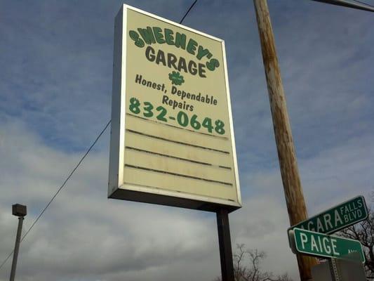 Sweeneys Garage at the corner of Niagara Falls Blvd and Paige Ave: 7168320648