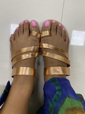 Square shaped Gel pedicure ($40)