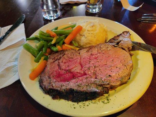 1st Thursday night out in a while. Prime rib night.