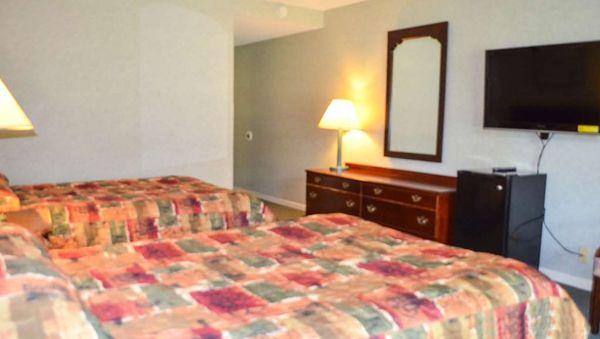 MH SurreyInnHotel Ashland OH Guestroom TwoDouble