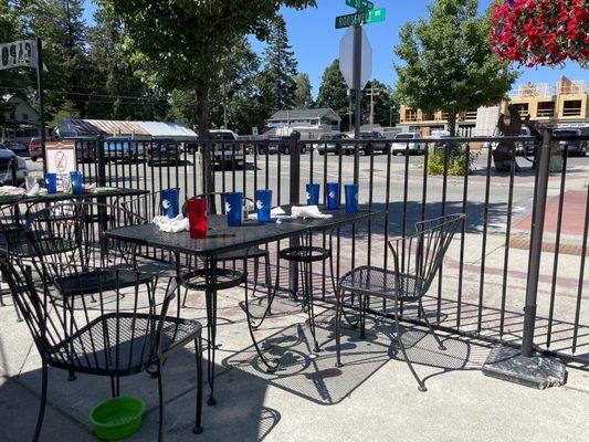 Dirty tables on the patio.