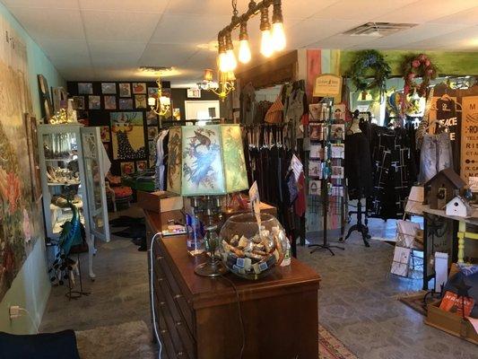 Unique Boutique offering Gifts, Clothing, Jewelry, Art and more