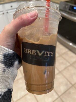 Iced Caramel Latte w/ Oatmilk