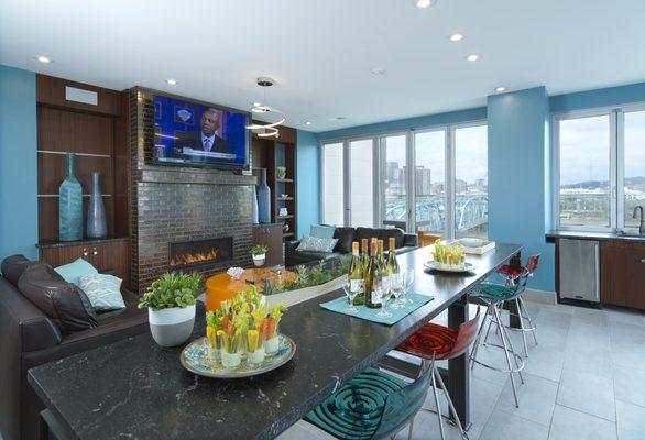 Rooftop Terrace w/ Cincinnati Skyline views