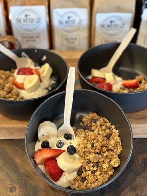 Yogurt Parfait {honey vanilla greek yogurt, almond & chocolate chip granola, banana, blueberry & strawberry