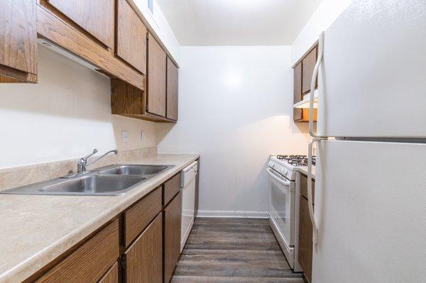 2 Bedroom Kitchen Floorplan at Woodlake Apartments