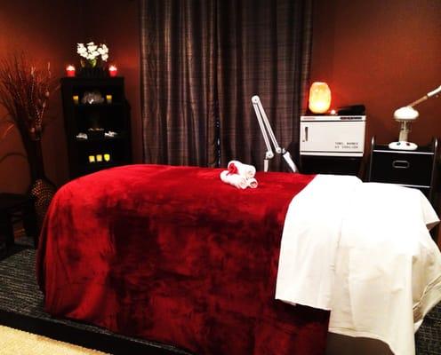 Pure Aesthetics & Skincare offers Innovative Spa Facials, Waxing, Eyelash Extensions, Airbrush Spray Tanning & Makeup