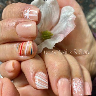 Natural Christmas nails